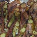 PALETILLAS DE CABRITO AL HORNO CON PATATAS[...]