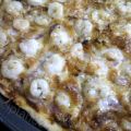 PIZZA DE CEBOLLA Y GAMBAS