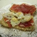 TOSTADITAS DE JAMÓN SERRANO CON HUEVOS DE[...]