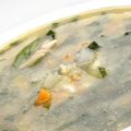 Sopa de verduras con albahaca