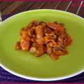 Habas con tomate y longaniza