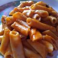 Macarrones estofados con tomate para niños