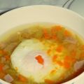 SOPA DE VERDURAS CON JAMON Y HUEVO POCHE