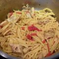 Fideuá de pollo con pimientos