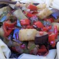 MACARRONES CON BERENJENAS Y PIMIENTOS