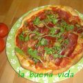 PIZZA DE JAMON SERRANO Y RUCULA