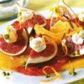 Peras y ciruelas con crema de miel y crocante[...]