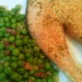 SALMÓN A LA PLANCHA CON ESPECIAS Y GUISANTES[...]
