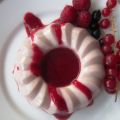 Pastel frío de frutos del bosque con coulis de[...]