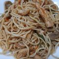 Noodles con pollo y verduras