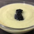 CREMA DE CALABACÍN CON AGUACATE Y QUESO
