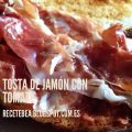 Tosta de pan con tomate