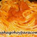 Espaguetis con tomate y chorizo