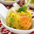 Tartar de salmón con vieiras y aguacate