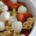 Ensalada de pasta con tomates cherry para el[...]