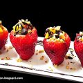 Fresas rellenas de fruta con chocolate