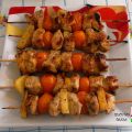 BROCHETAS DE CERDO,PIÑA Y TOMATES CHERRYS