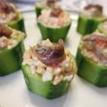 Cuencos de pepino rellenos