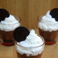 Copas de chocolate con nata y oreo