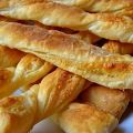 PALITOS DE HOJALDRE DE QUESO PARMESANO
