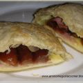 Empanada de dátiles con queso y bacon