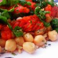 Garbanzos con arroz integral y salsa de tomate