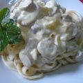 Pasta fresca con salsa de champiñones y nata