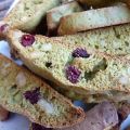 Biscotti de té matcha, arandanos y nueces,[...]