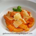 Pasta con salsa de tomates asados y mascarpone