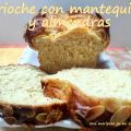 Brioche con mantequilla y almendras