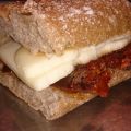 Bocata: Chorizo asado con Arzúa-Ulloa