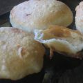 Bhatura, pan tipo pita frito, malasio