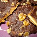 Toffee con crackers, chocolate y nueces