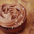Cupcakes de chocolate negro y chips de[...]