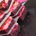 Brownie red velvet cheesecake