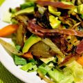 Ensalada de col, hinojo y atún ahumado