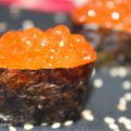 Gunkan con huevas de trucha